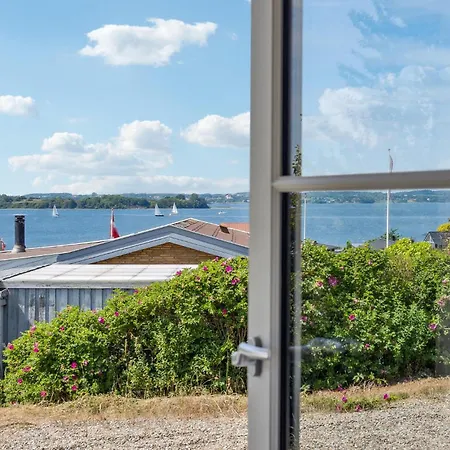 Prázdninový dům Beautiful In With Kitchen